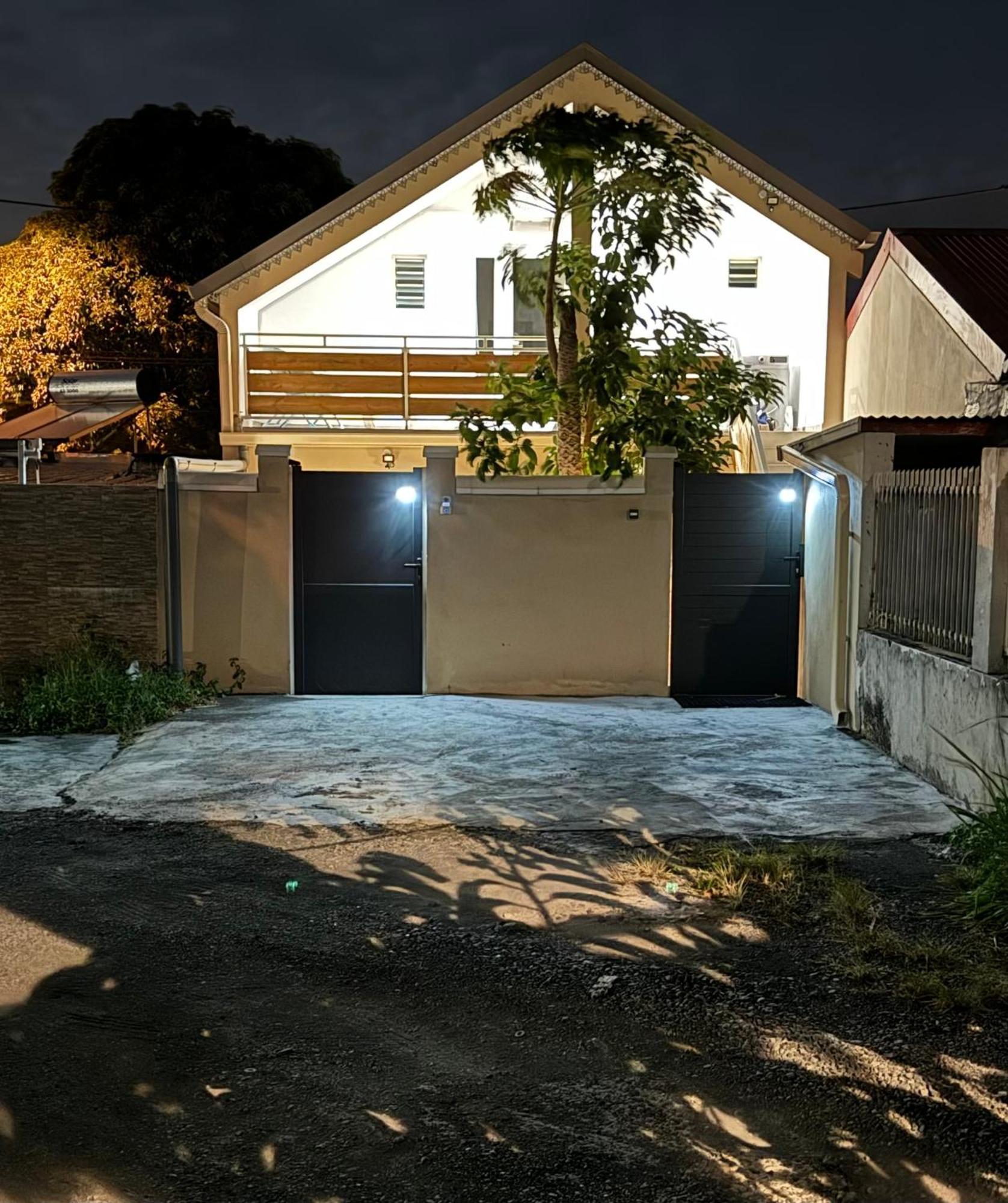 Grand Studio Charmant, Tout Equipe… Saint-Denis Exterior foto